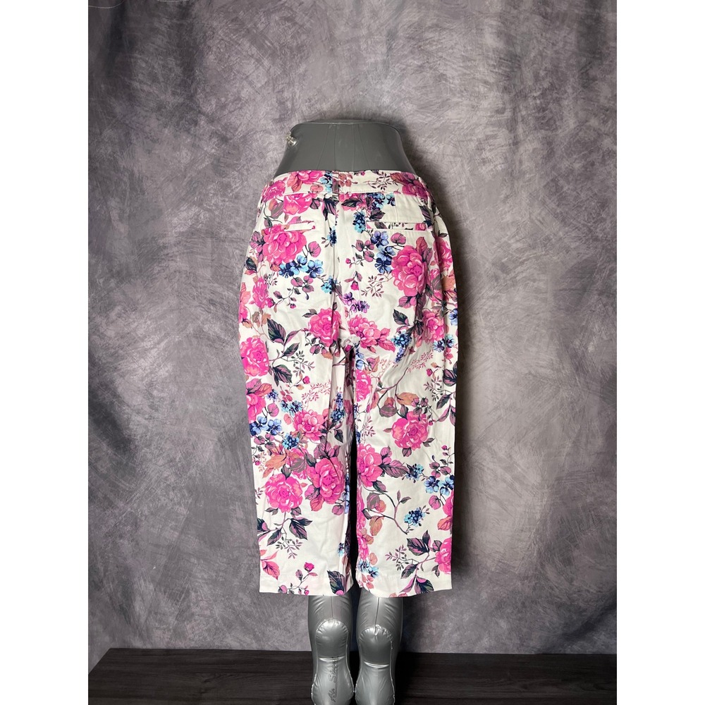St. John's Bay Floral Capri Pants Pink Blue Cotton Stretch Size 10 Cottagecore - Picture 2 of 9